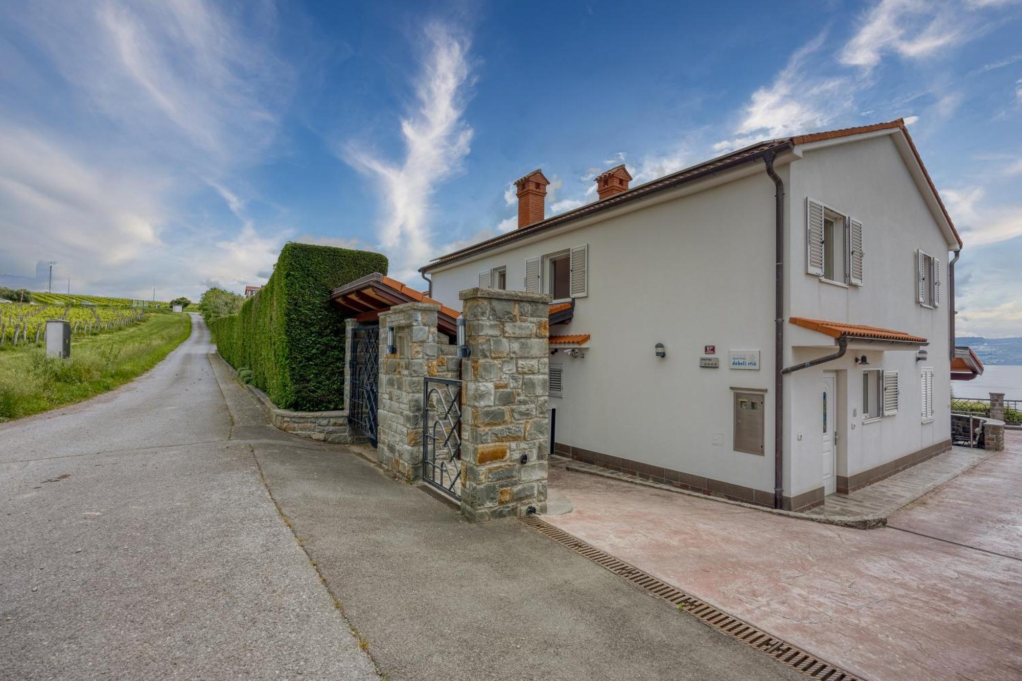 Debeli Rtic Apartments - Happy Rentals Ankaran Kültér fotó